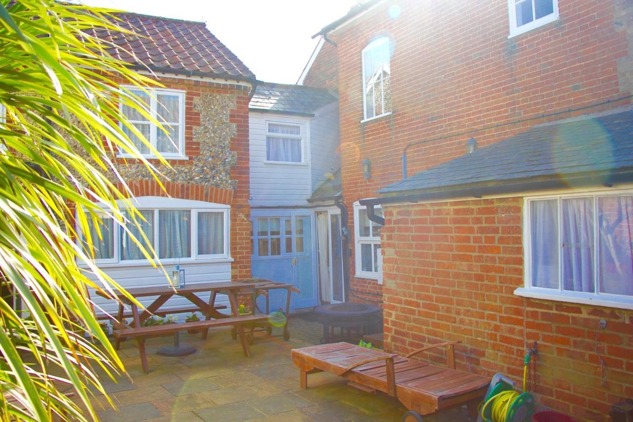 Romantic Flint Cottage On The Suffolk Coast Саксмундхэм Экстерьер фото